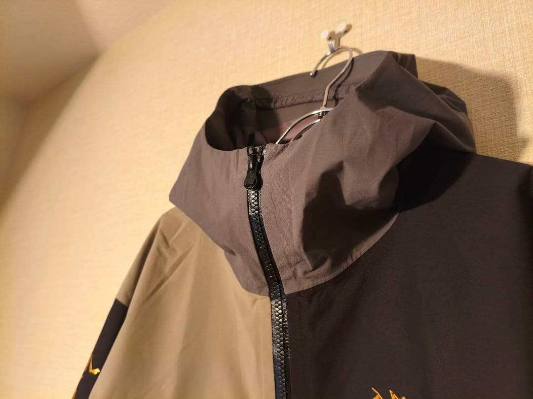 \"Arc'teryx × Beams\" gore-tex Beta Jacket