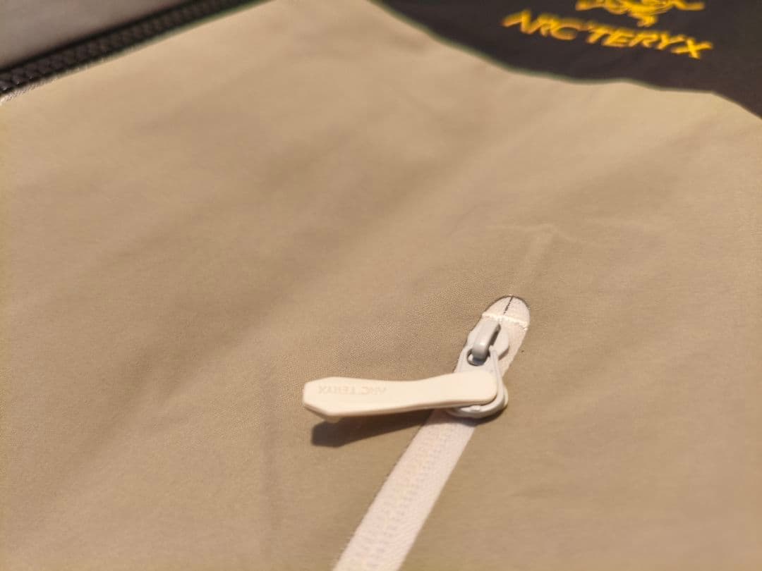 \"Arc'teryx × Beams\" gore-tex Beta Jacket