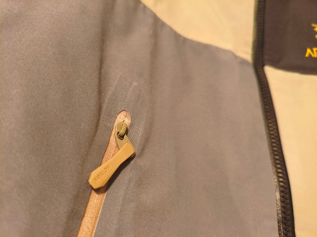 \"Arc'teryx × Beams\" gore-tex Beta Jacket