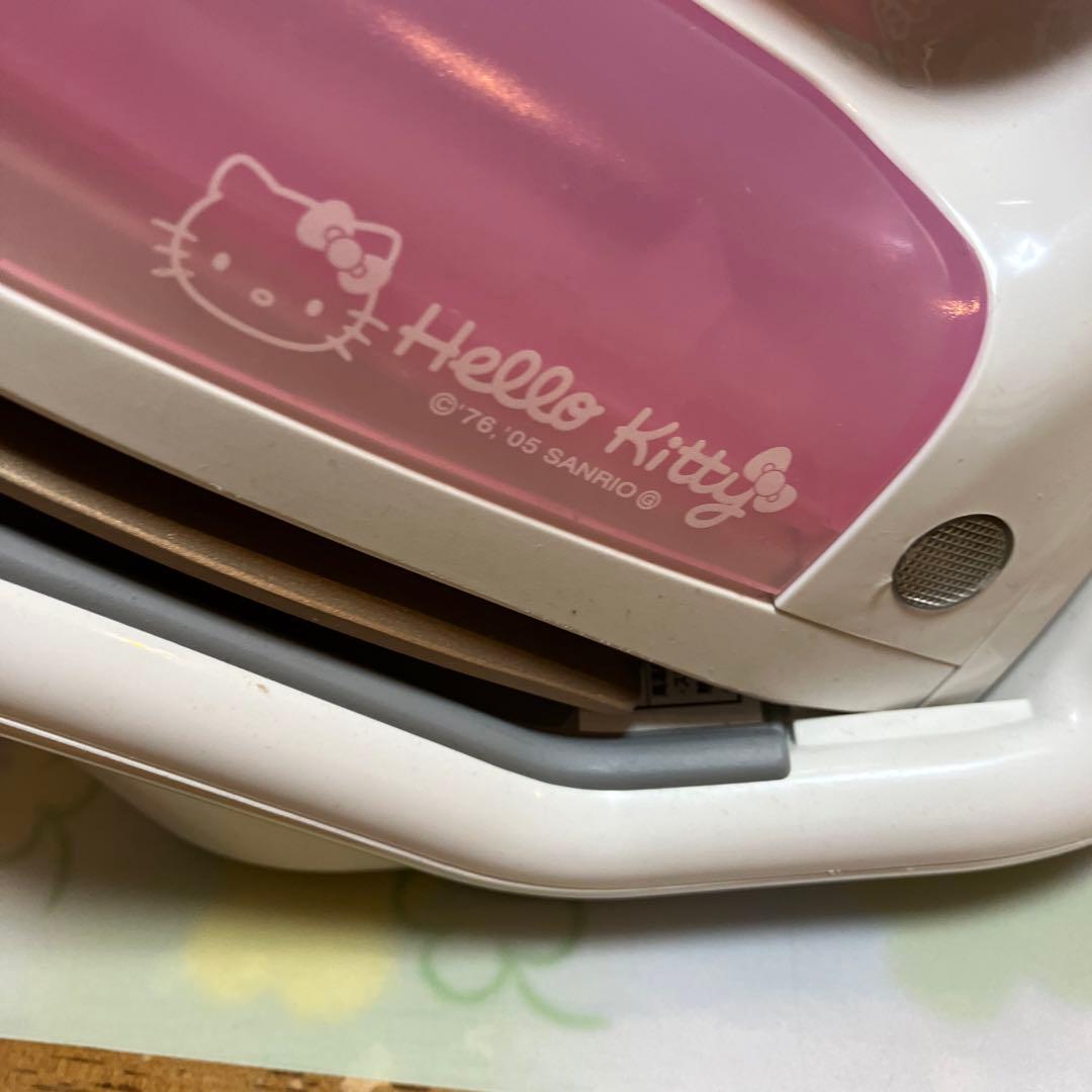 サンリオ　ハローキティ　コードレススチームアイロン〜OSHU