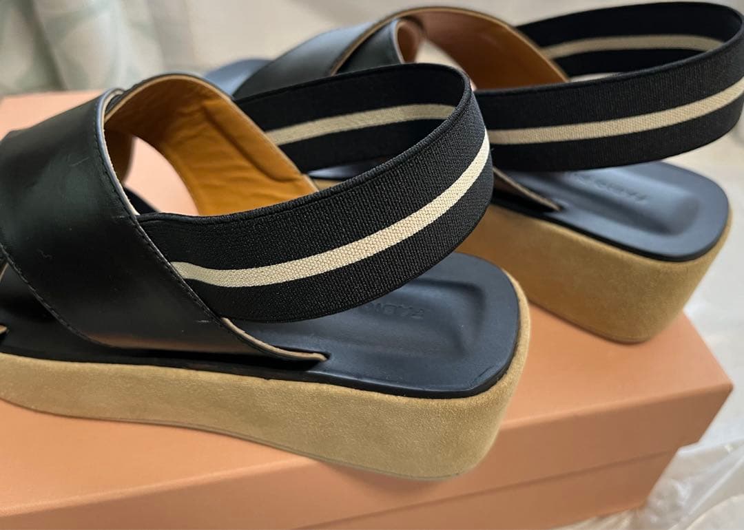 【未使用】ファビオルスコーニ　厚底サンダル37