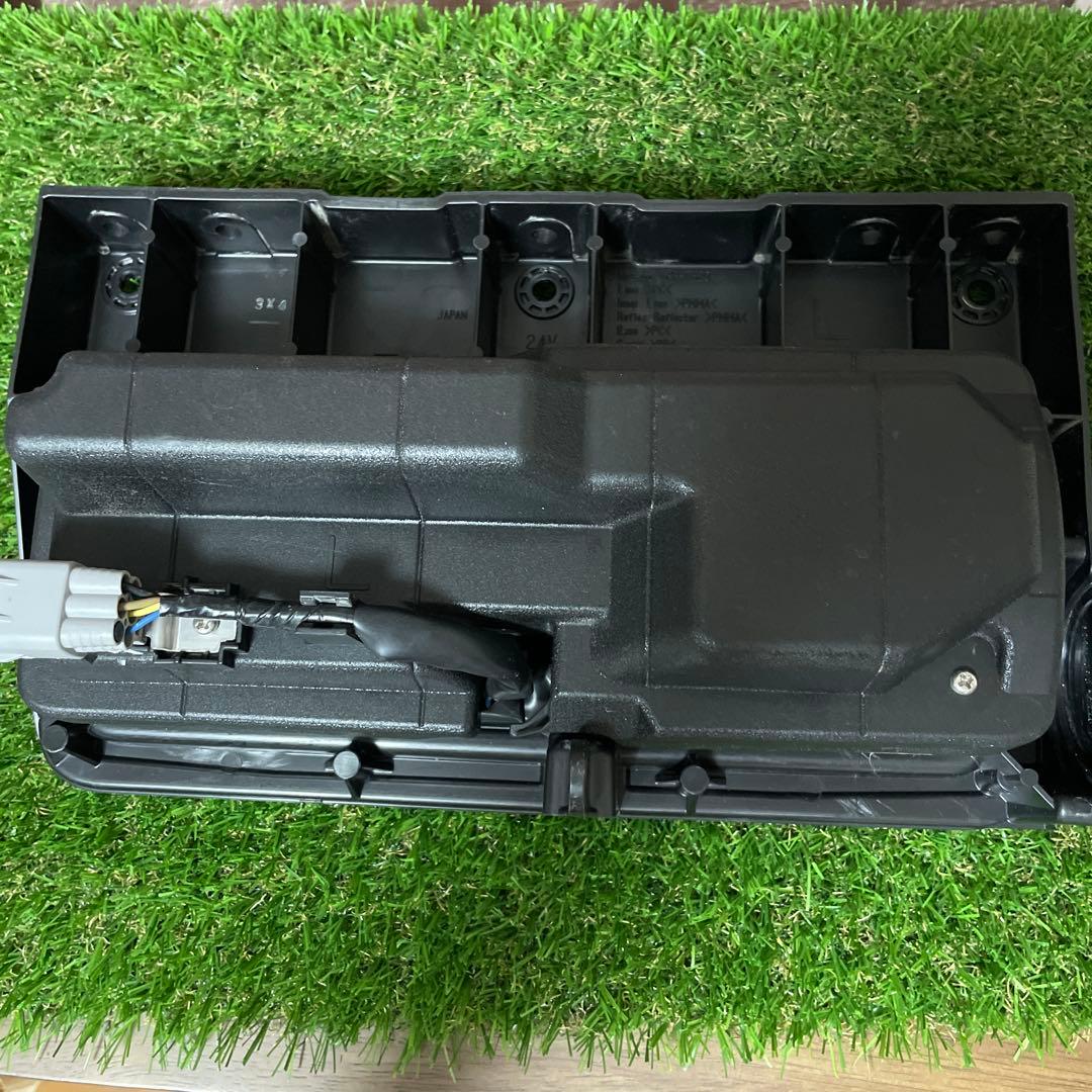 KOITO　日野純正LEDテールランプ　左右セット