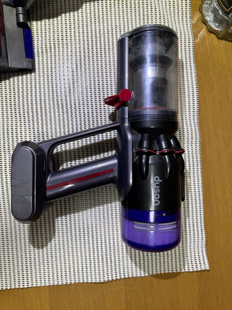 ダイソン dyson SV21 掃除機 コードレスクリーナー 清掃済み　[13]