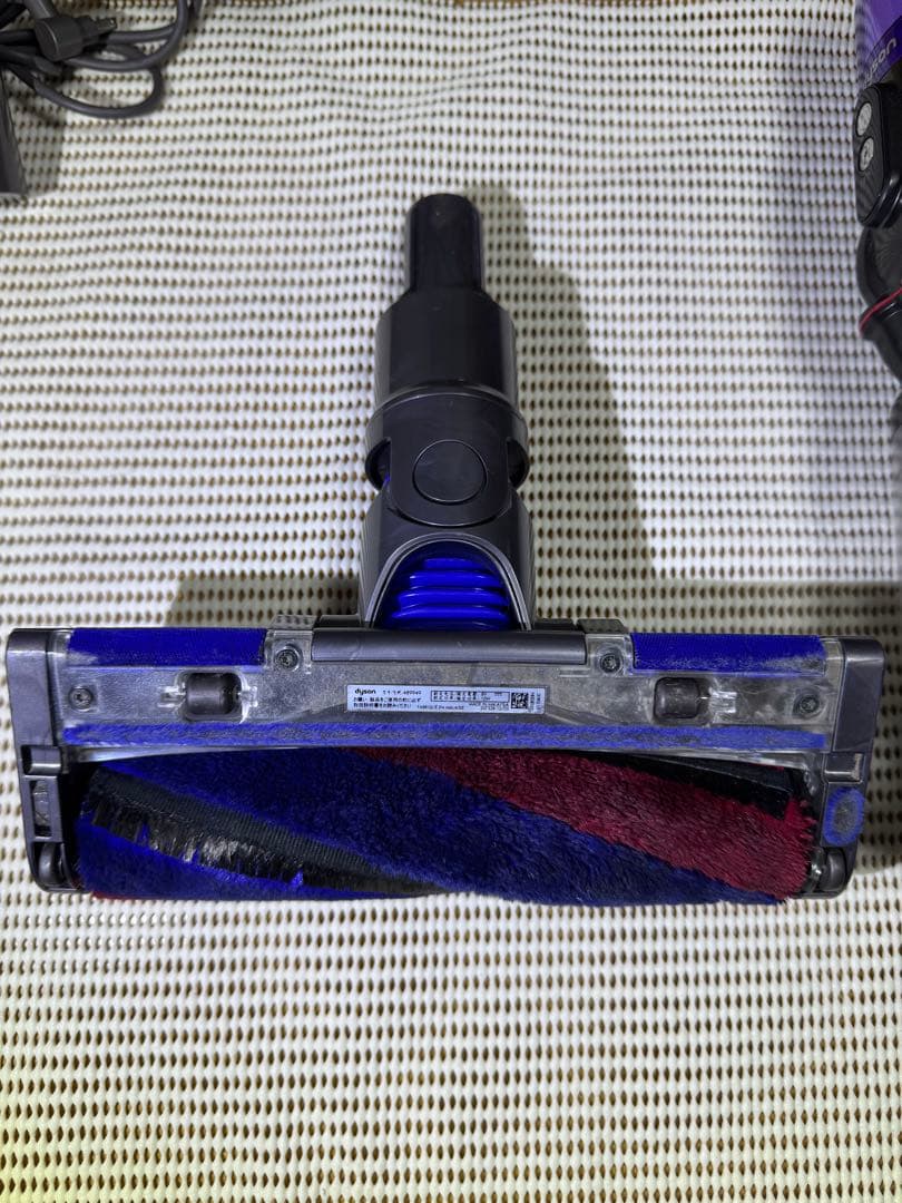 ダイソン dyson SV21 掃除機 コードレスクリーナー 清掃済み　[13]