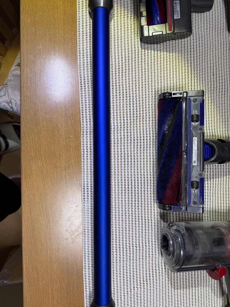 ダイソン dyson SV21 掃除機 コードレスクリーナー 清掃済み　[13]