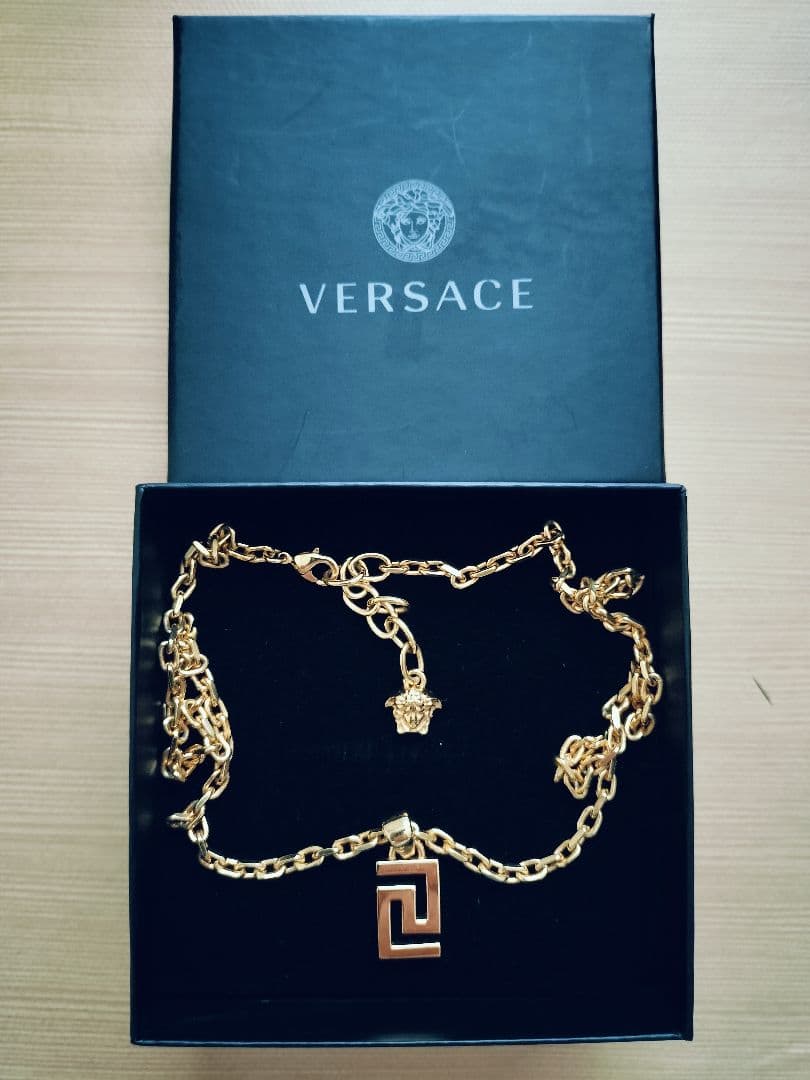 VERSACEメデューサとグレカモチーフの ネックレス