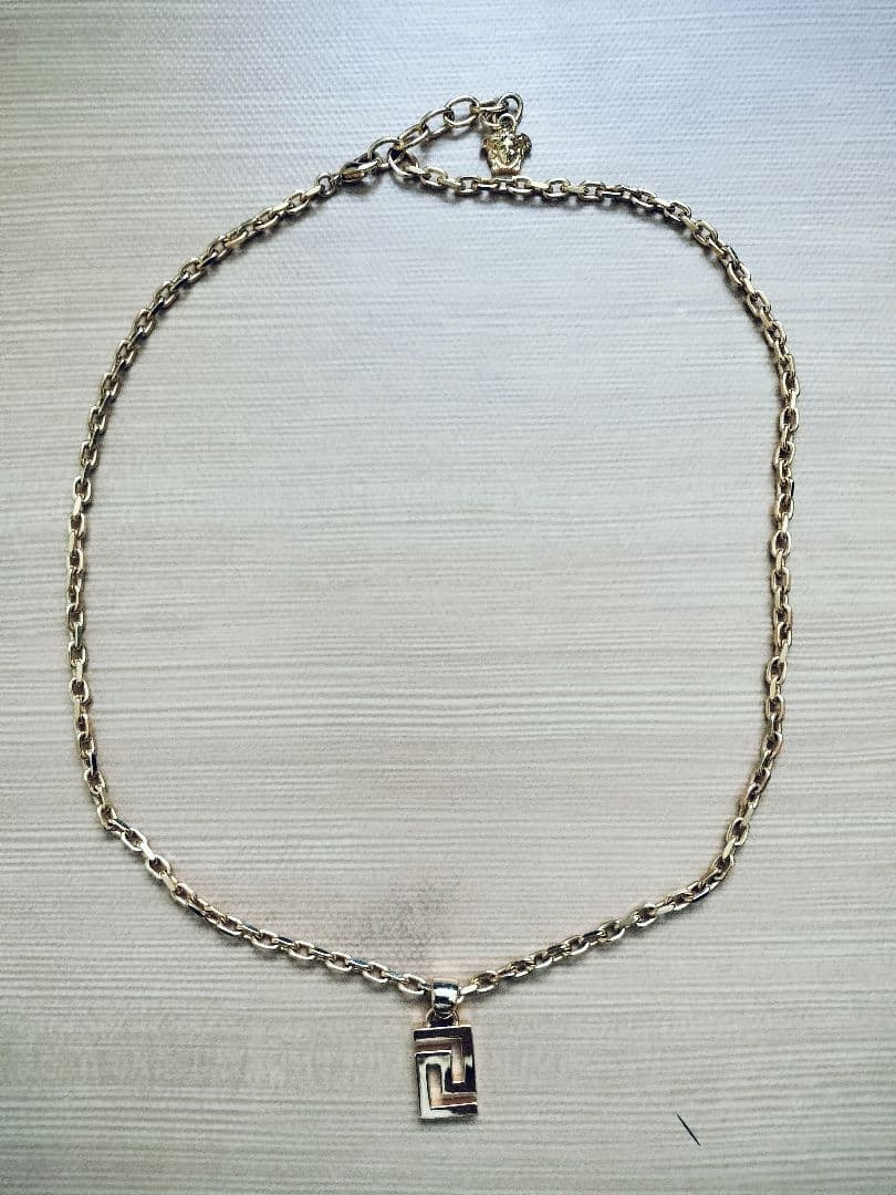 VERSACEメデューサとグレカモチーフの ネックレス