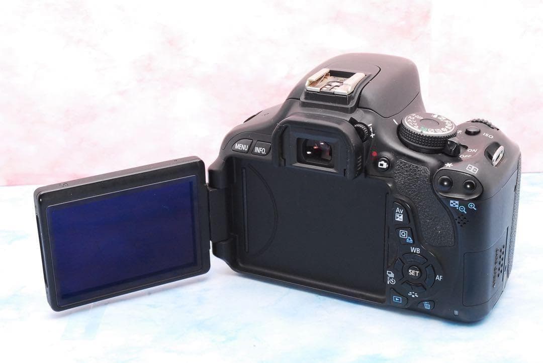 キャノン Kiss X5★望遠レンズ付★一眼レフカメラ★反転モニター★