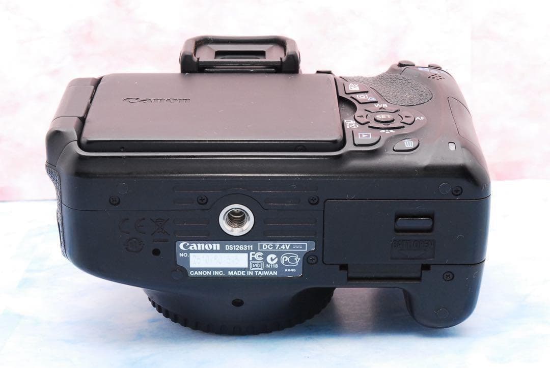 キャノン Kiss X5★望遠レンズ付★一眼レフカメラ★反転モニター★