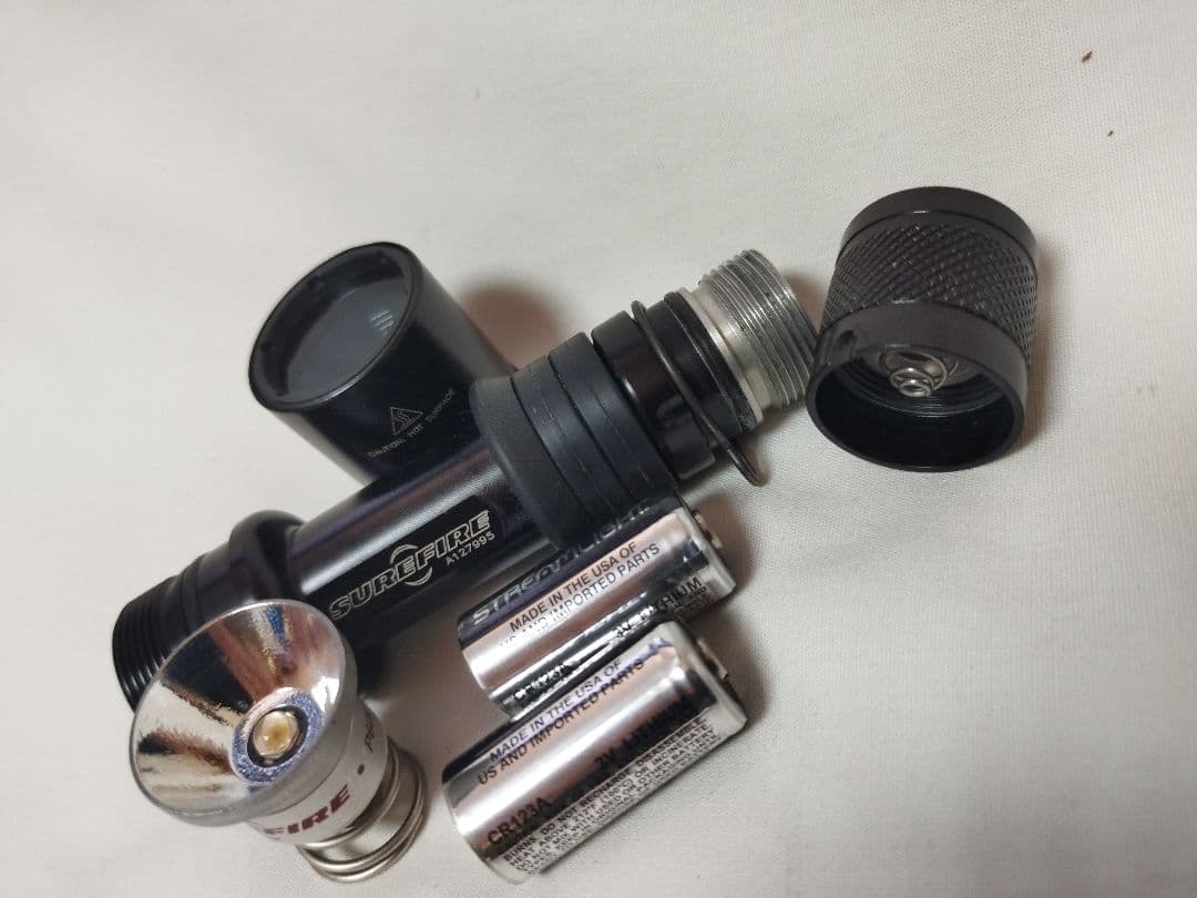 (J-38)SURE-FIRE Z2コンバットライト　希少キセノンランプ　旧ロゴ