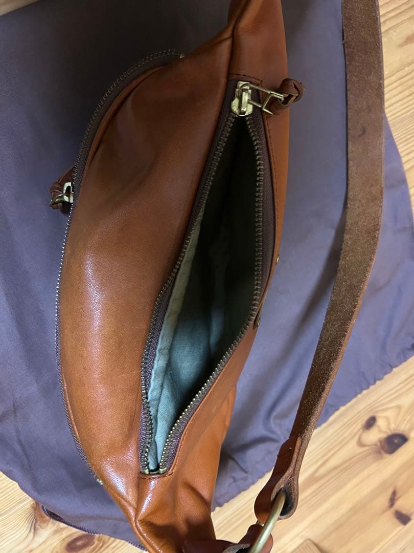 Slow スロウ ボディバッグ ファニーパック 栃木レザー