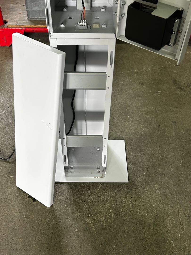 両替機•令和6年新札対応・架台付•送料無料・領収書OK・訳あり販売商品