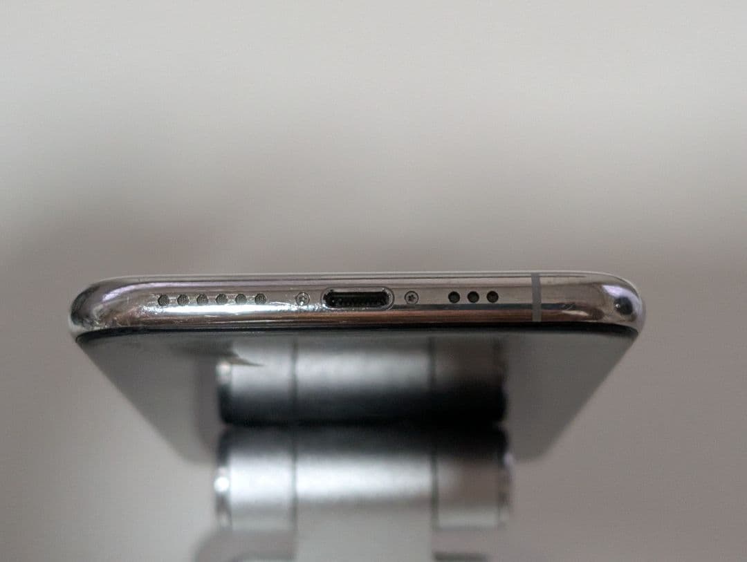 iPhoneXS シルバー 64GB