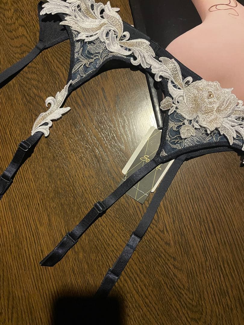 【サイズ】Mサルート[Salute] ガーターベルト94G