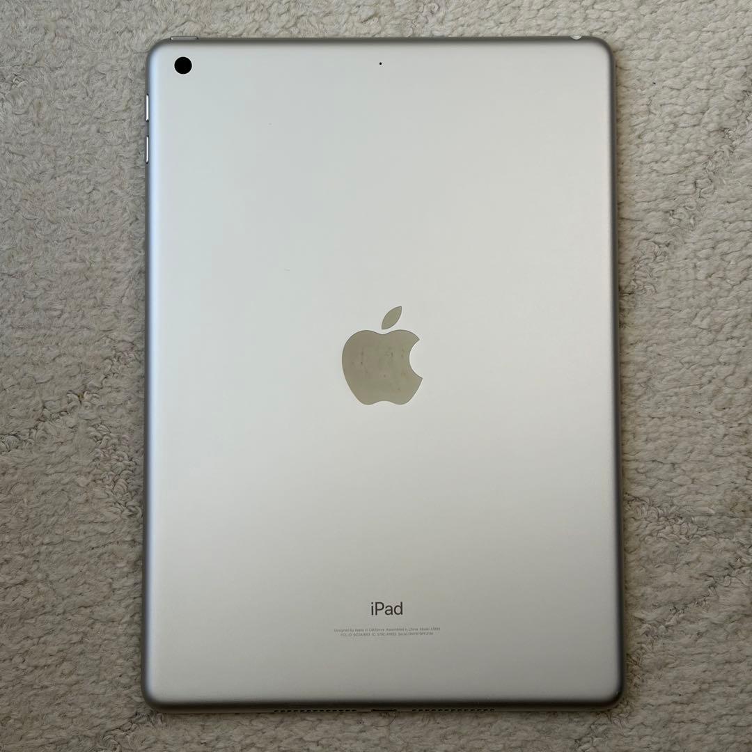 Apple iPad 第6世代 32GB シルバー Wi-Fiモデル