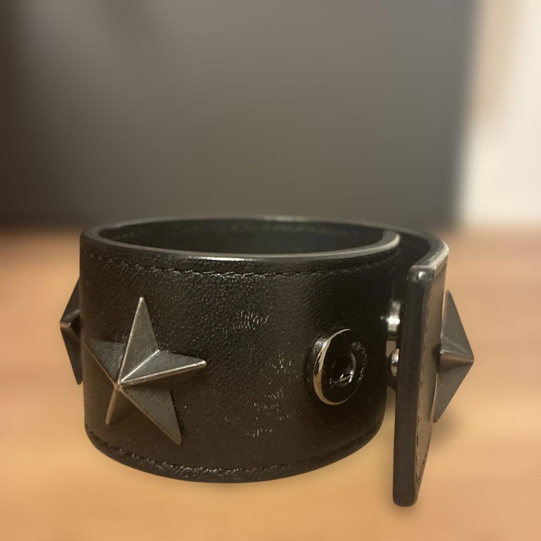 GIVENCHY スタッズブレスレット