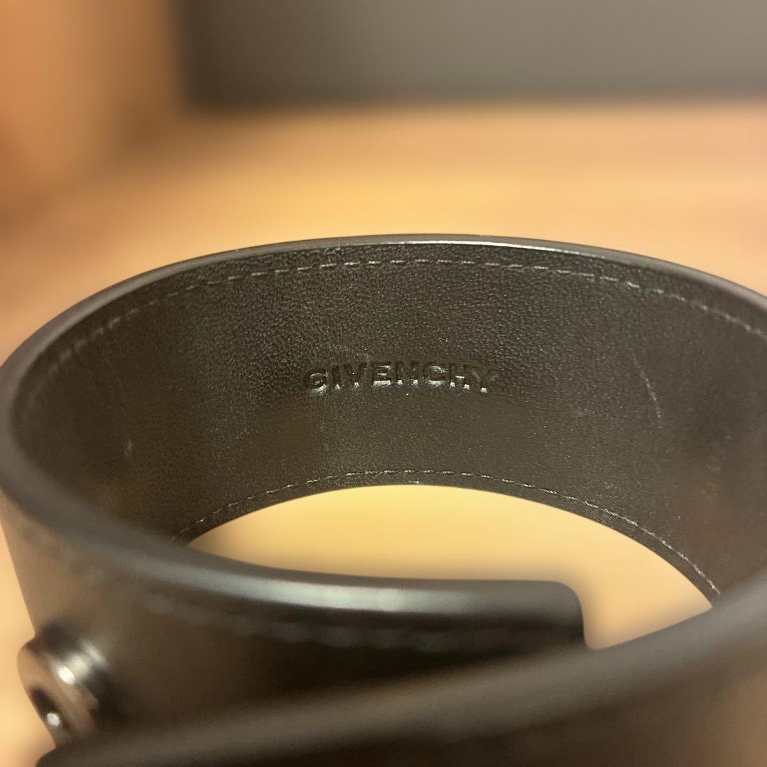 GIVENCHY スタッズブレスレット