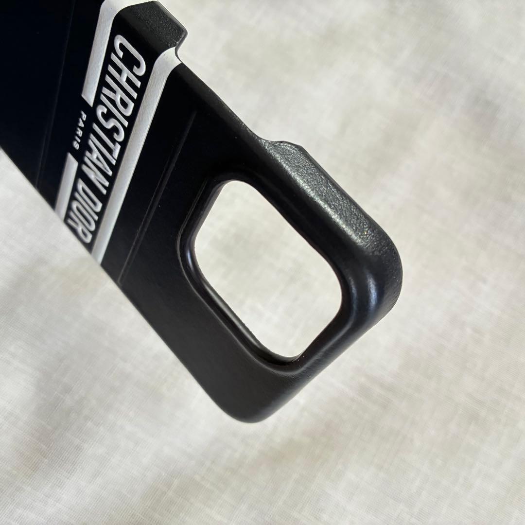 CHRISTIAN DIOR ストラップ付きiPhoneケース iPhone15