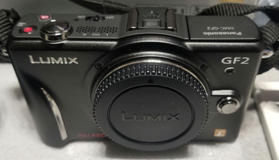 【極美品】パナソニック LUMIX GF2 ダブルレンズキット　オマケ付き
