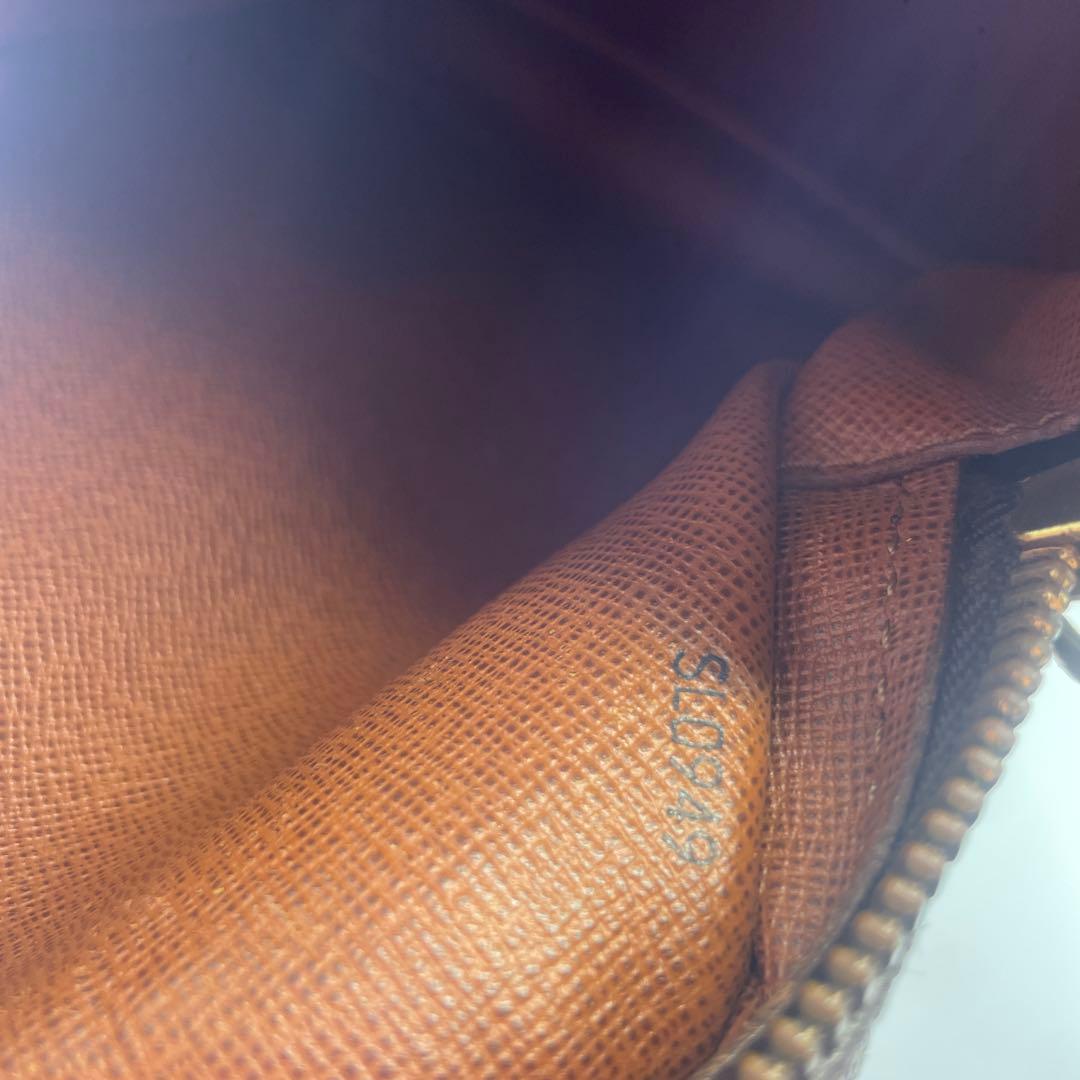 LOUIS VUITTON ルイヴィトン　ダヌーブ　ショルダーバッグ