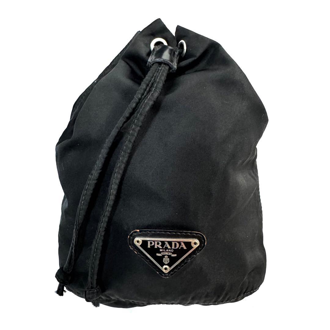 PRADA ポーチ 巾着 ナイロン 小物入れ 三角ロゴプレート