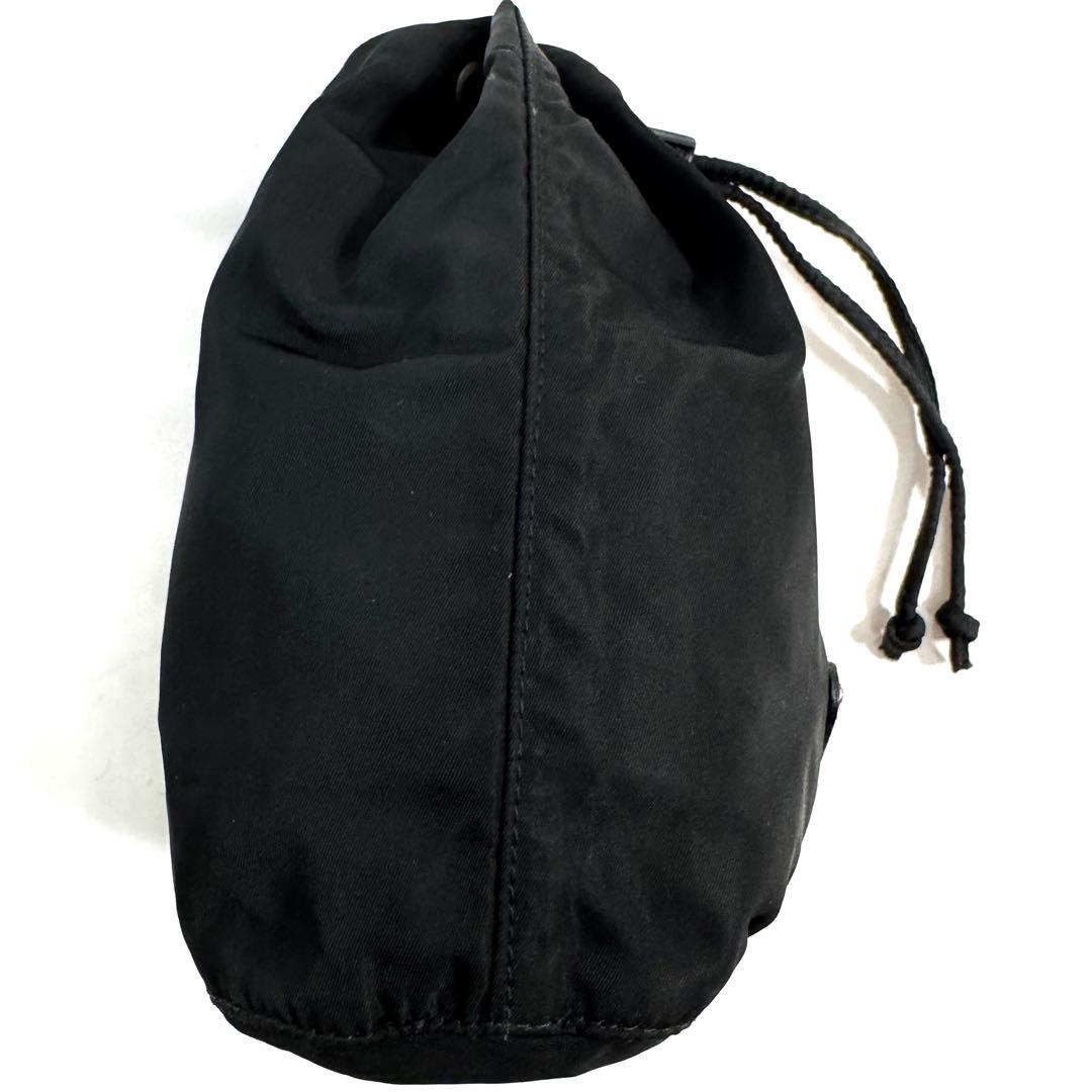 PRADA ポーチ 巾着 ナイロン 小物入れ 三角ロゴプレート