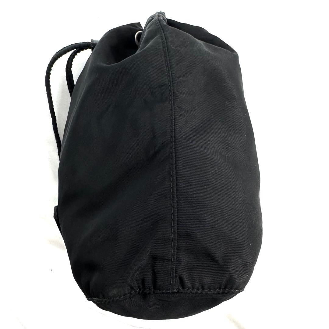 PRADA ポーチ 巾着 ナイロン 小物入れ 三角ロゴプレート