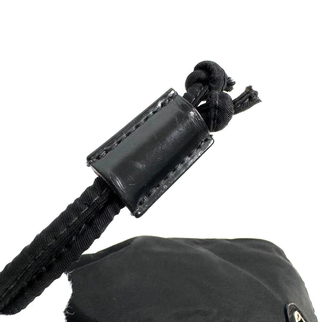 PRADA ポーチ 巾着 ナイロン 小物入れ 三角ロゴプレート