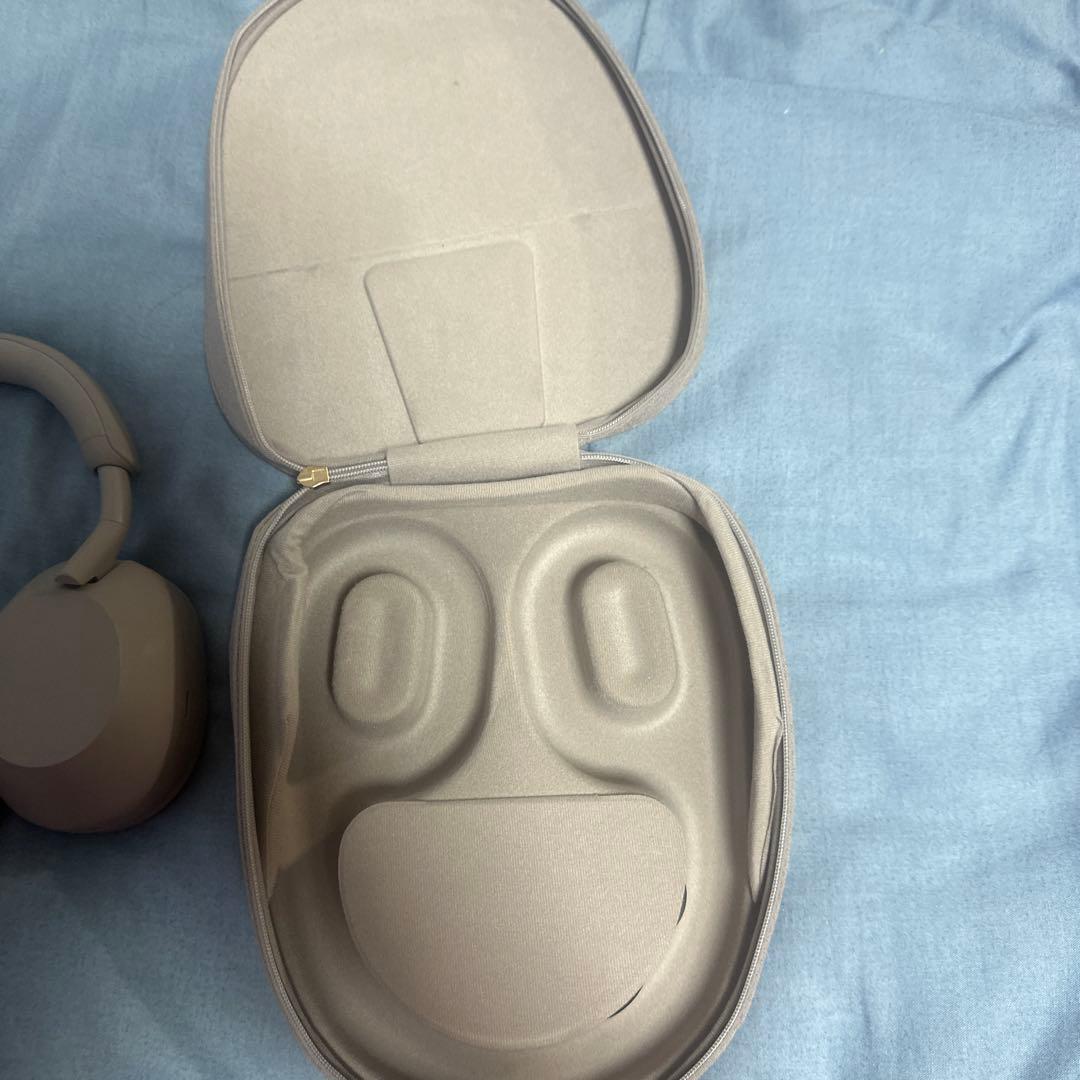 ワイヤレスヘッドホン ベージュ ケース付き