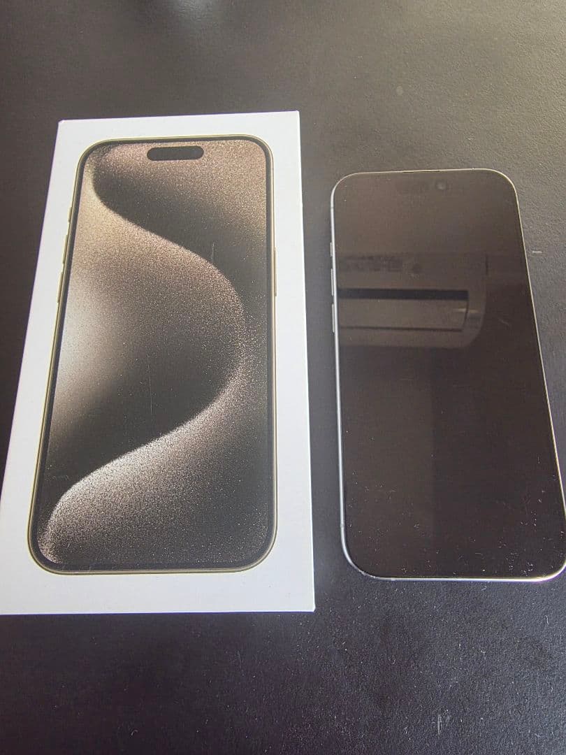 Apple iPhone 15 Pro ナチュラルチタニウム　SIMフリー