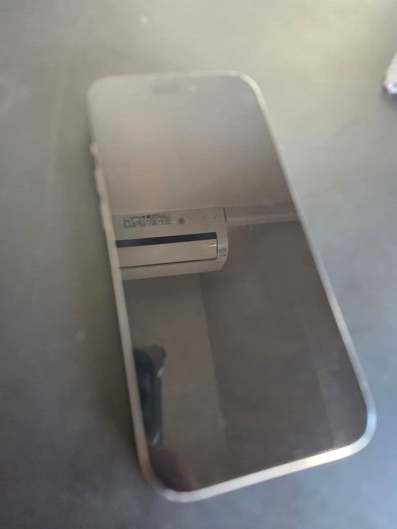 Apple iPhone 15 Pro ナチュラルチタニウム　SIMフリー