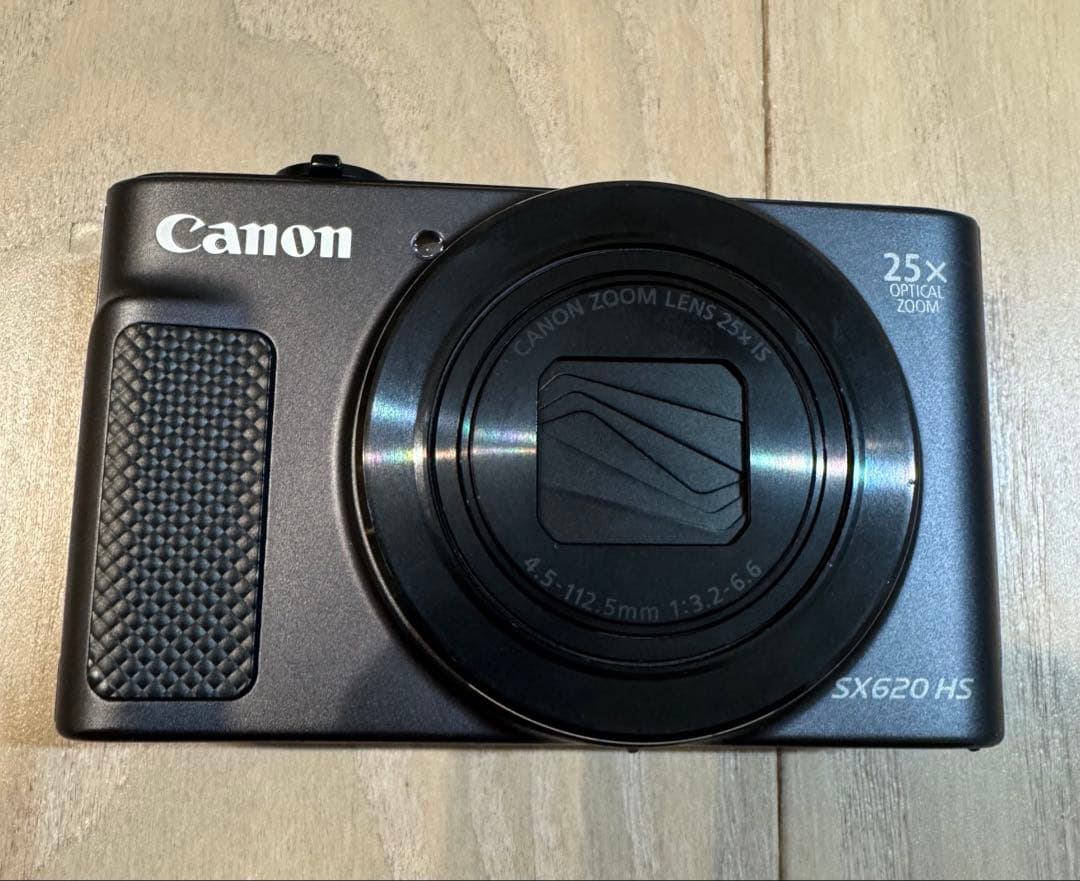 Canon PowerShot SX620 HS 本体と付属品