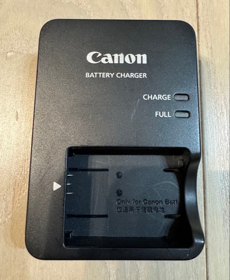 Canon PowerShot SX620 HS 本体と付属品