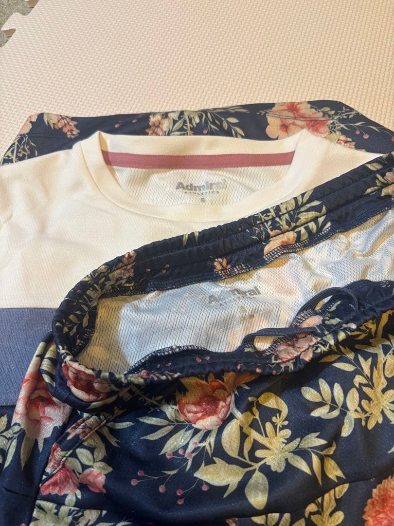 週末値下げラスト！Admiral テニスウェア上下セット