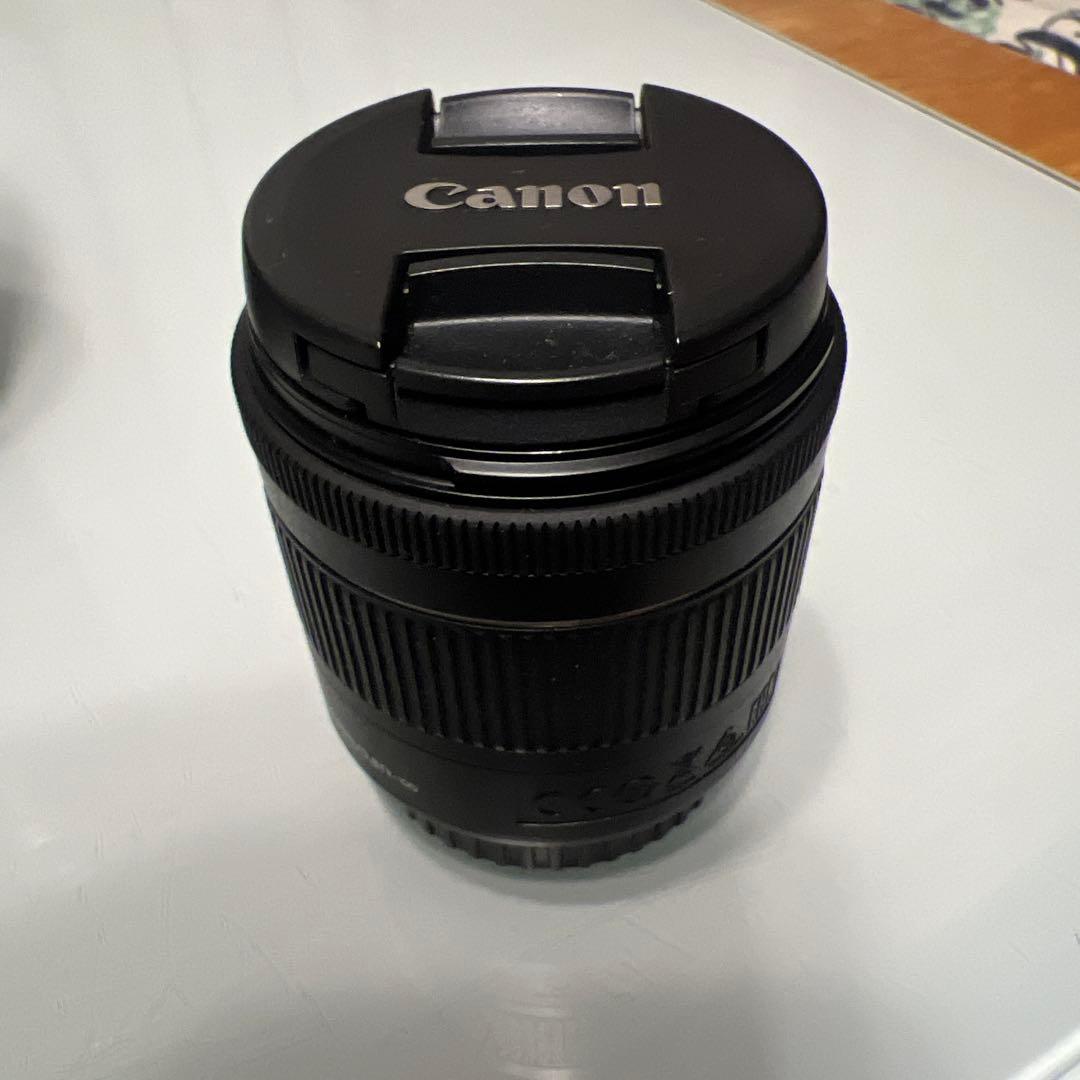 Canon一眼レフカメラ　EOS KISS X9