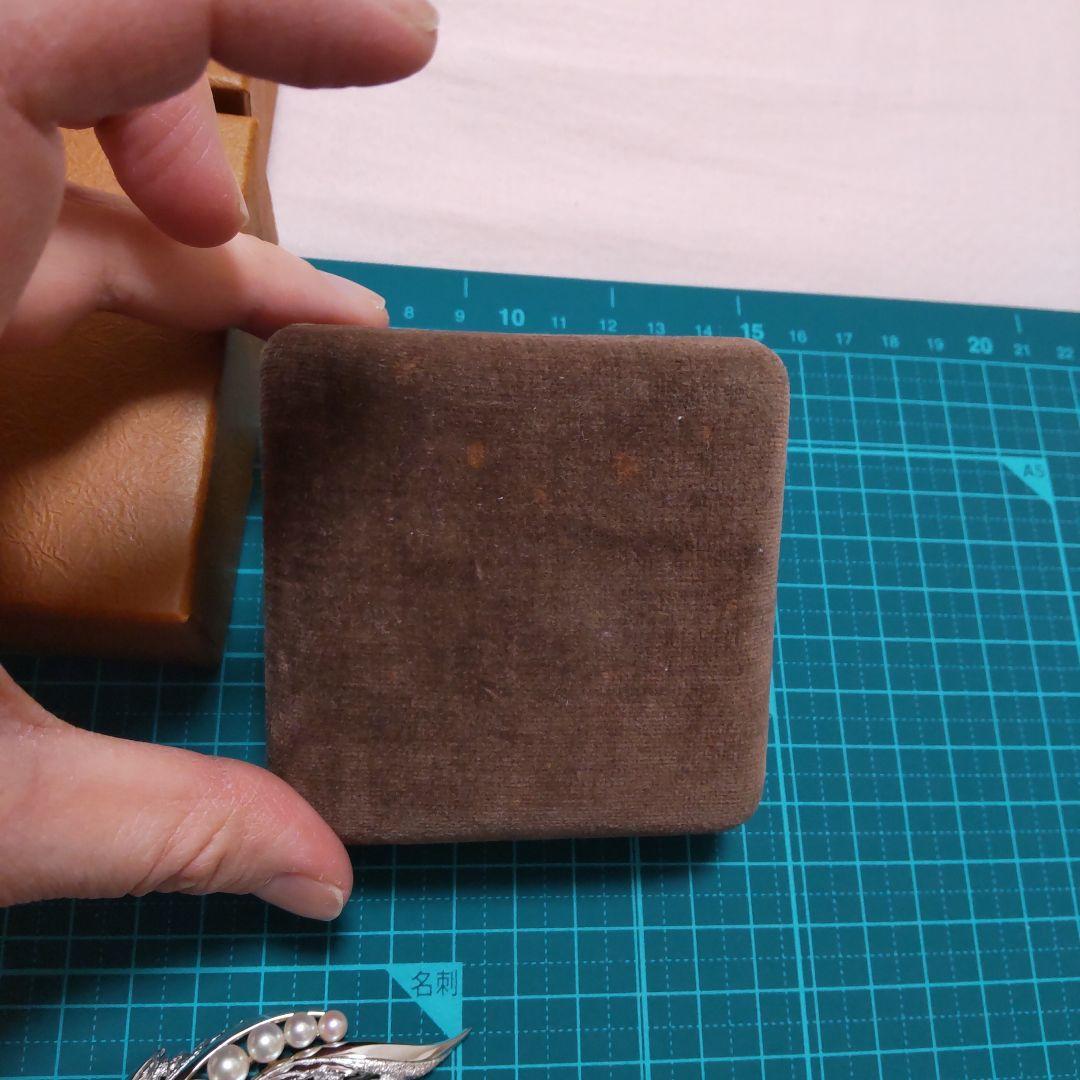 ミキモト ブローチ リーフデザイン