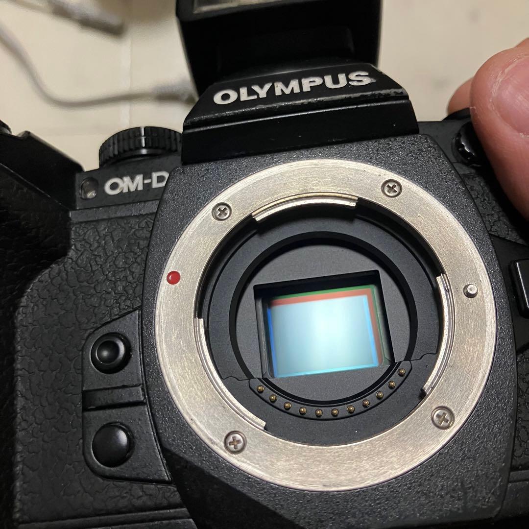 OLYMPUS OM-D EM-1 12-40mmPROレンズ付き