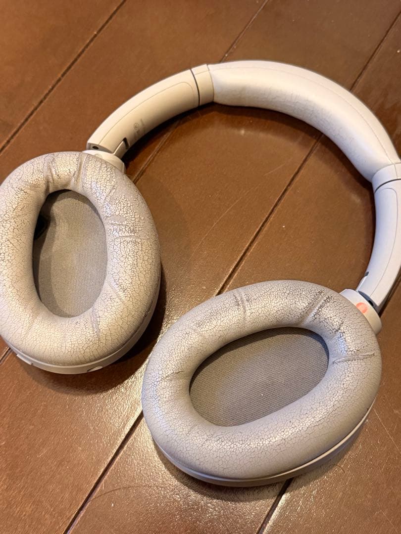 Sony WH-1000XM4 ワイヤレスヘッドホン　プラチナシルバー