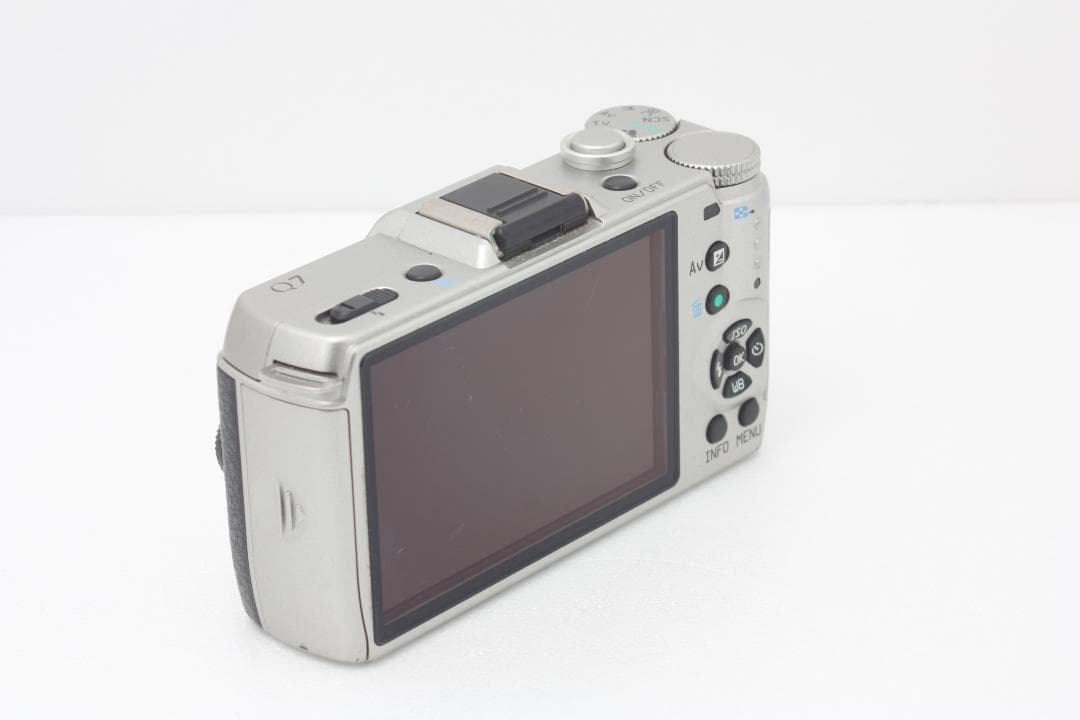 ペンタックス PENTAX Q7 ボディ シルバー 完動品 #349a