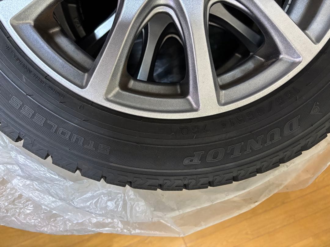 DUNLOP スタッドレスタイヤ　14インチホイールセット