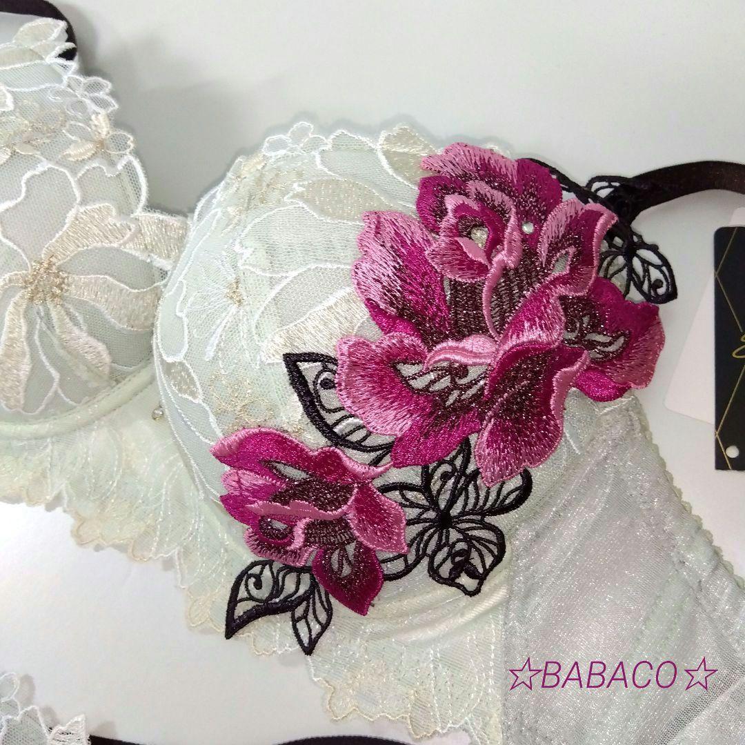 ☆サルート96 ブラ＆ショーツ OV E75L プラダを着た悪魔　匿名配送