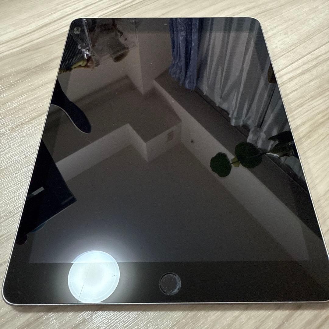 Apple iPad 第6世代 シルバー 32GB