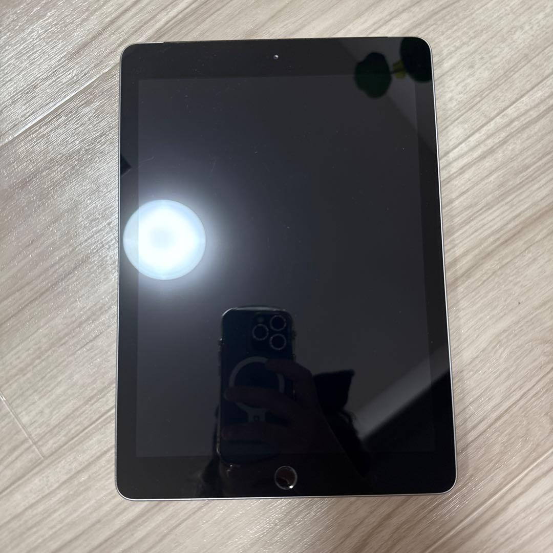 Apple iPad 第6世代 シルバー 32GB