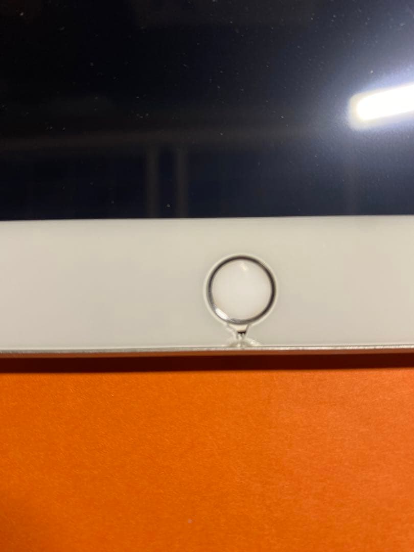 【訳あり】Apple iPad 第6世代　シルバー 本体