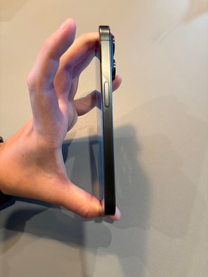 iPhone 15 Pro 512GB ブラックチタニウム　本体