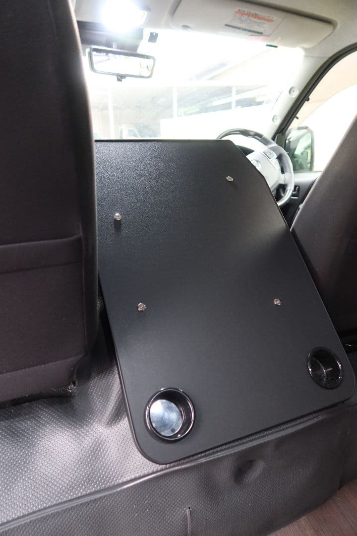 ハイエース200系　ワイド　センターコンソール　フラットテーブル　ショートタイプ