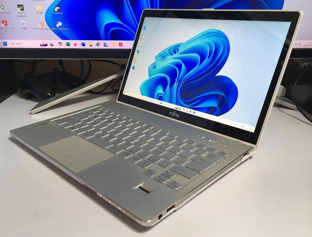 富士通 LIFEBOOK SH90/M Windows11
