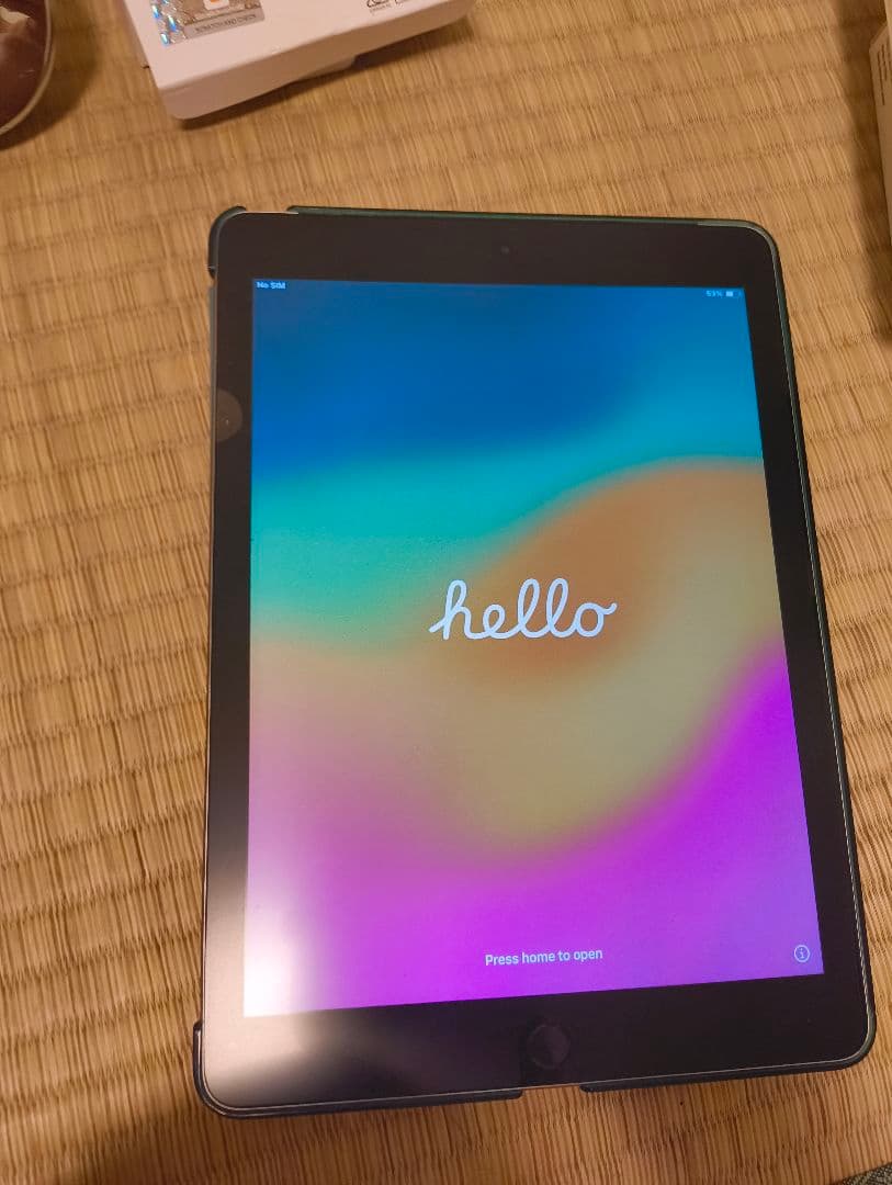 iPad　第六世代 本体 Case付き