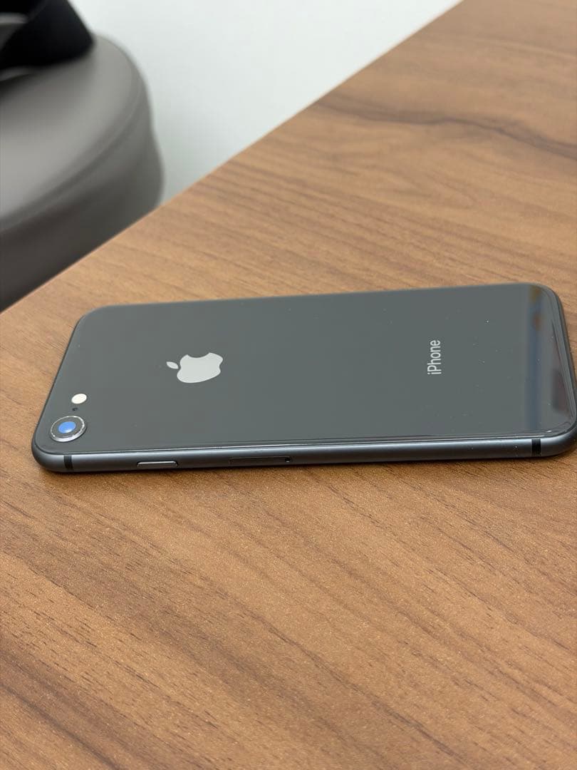 Apple iPhone 8　ブラック 美品64GBsimフリー