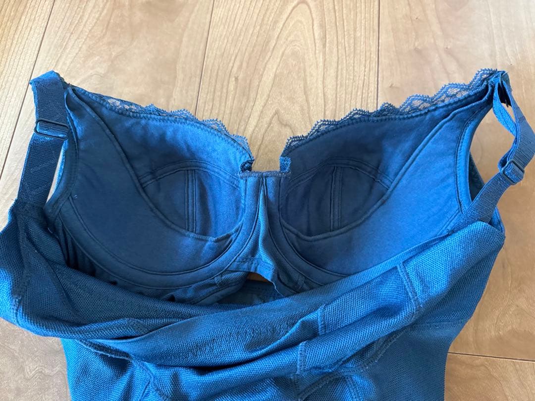 刺繍入りネイビーボディスーツ D70 M